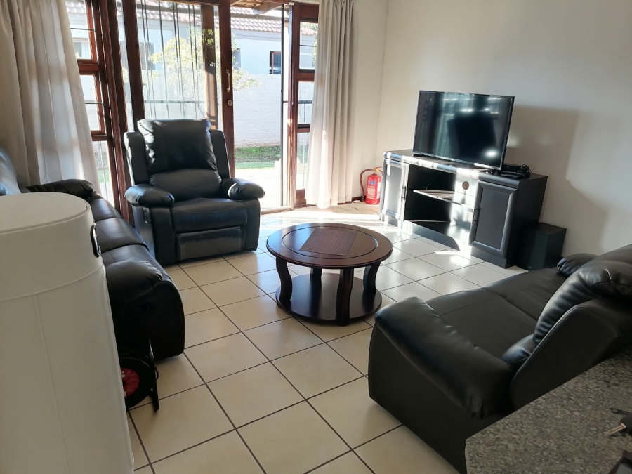 2 Bedroom Property for Sale in Langenhovenpark Free State